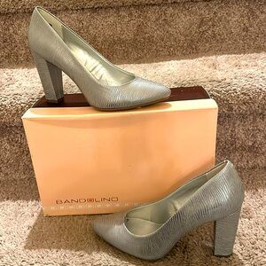 Bandolino Metallic Pewter Colored High Heels Size 6. New with Box!